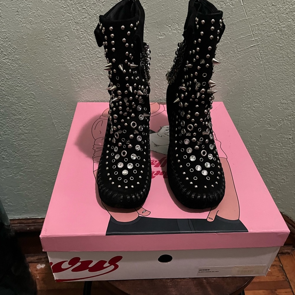 Jeffrey Campbell Neomie Black Suede Studded Bootie SUPER CUTE! - Picture 9 of 15